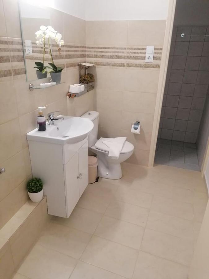 Kliklis Apartment Iraklion Buitenkant foto